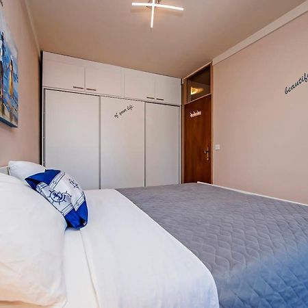 罗维尼Apartman Bellana公寓 外观 照片
