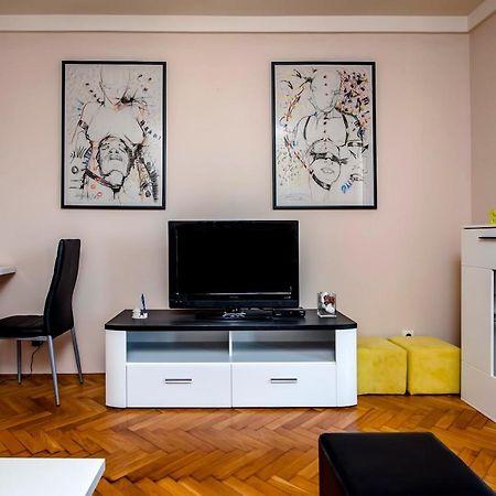 罗维尼Apartman Bellana公寓 外观 照片