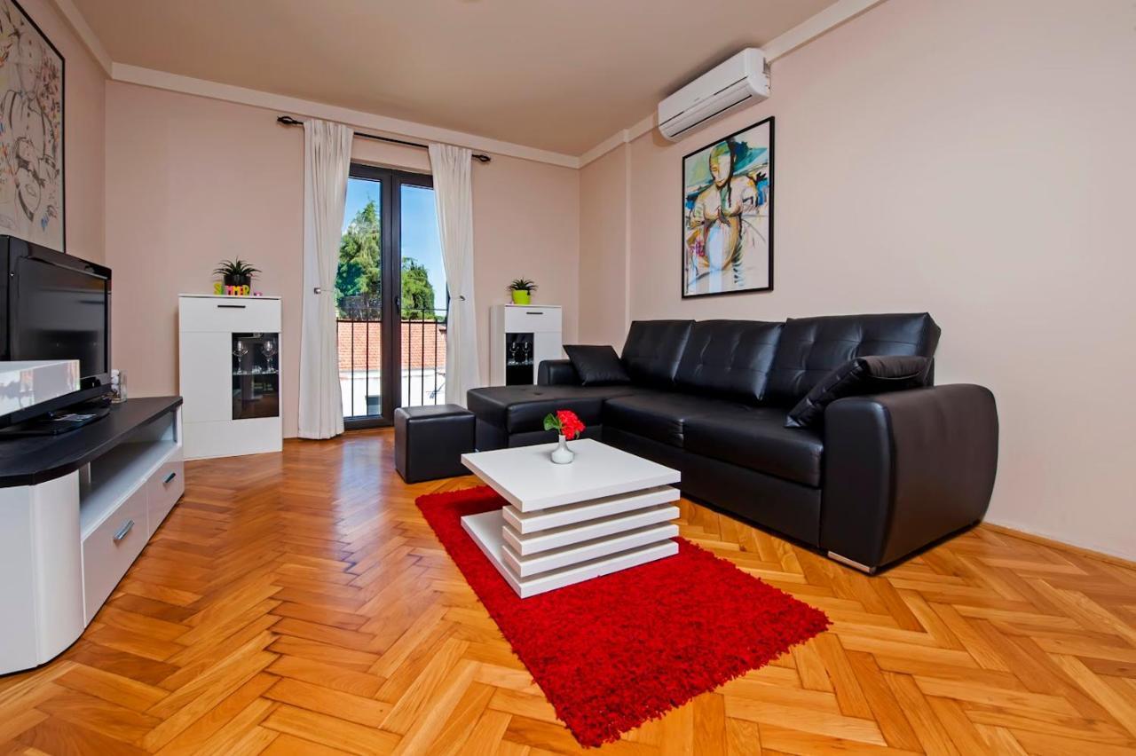 罗维尼Apartman Bellana公寓 外观 照片