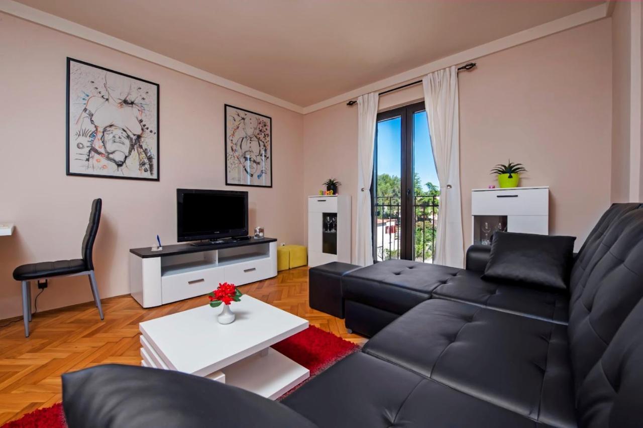 罗维尼Apartman Bellana公寓 外观 照片