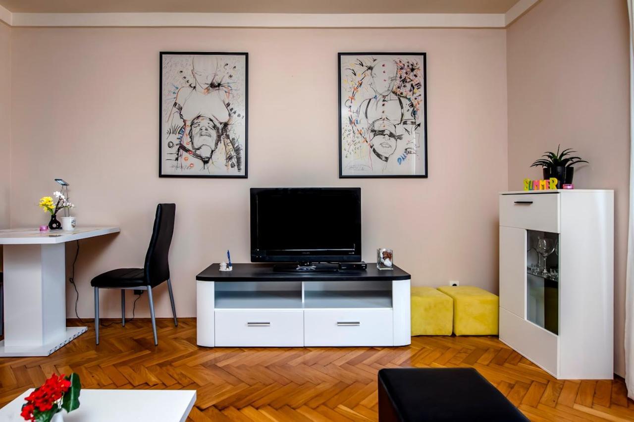 罗维尼Apartman Bellana公寓 外观 照片