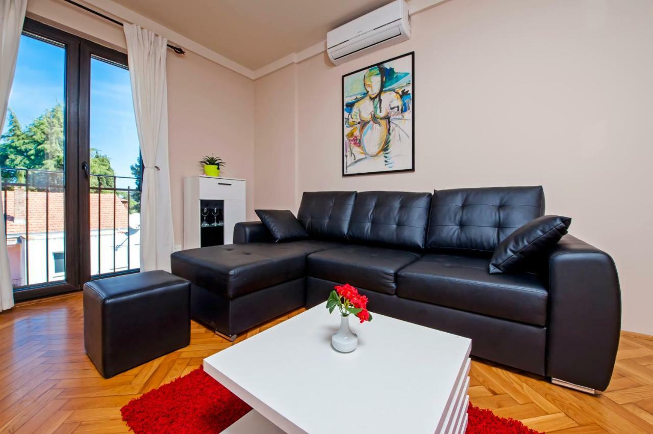 罗维尼Apartman Bellana公寓 外观 照片