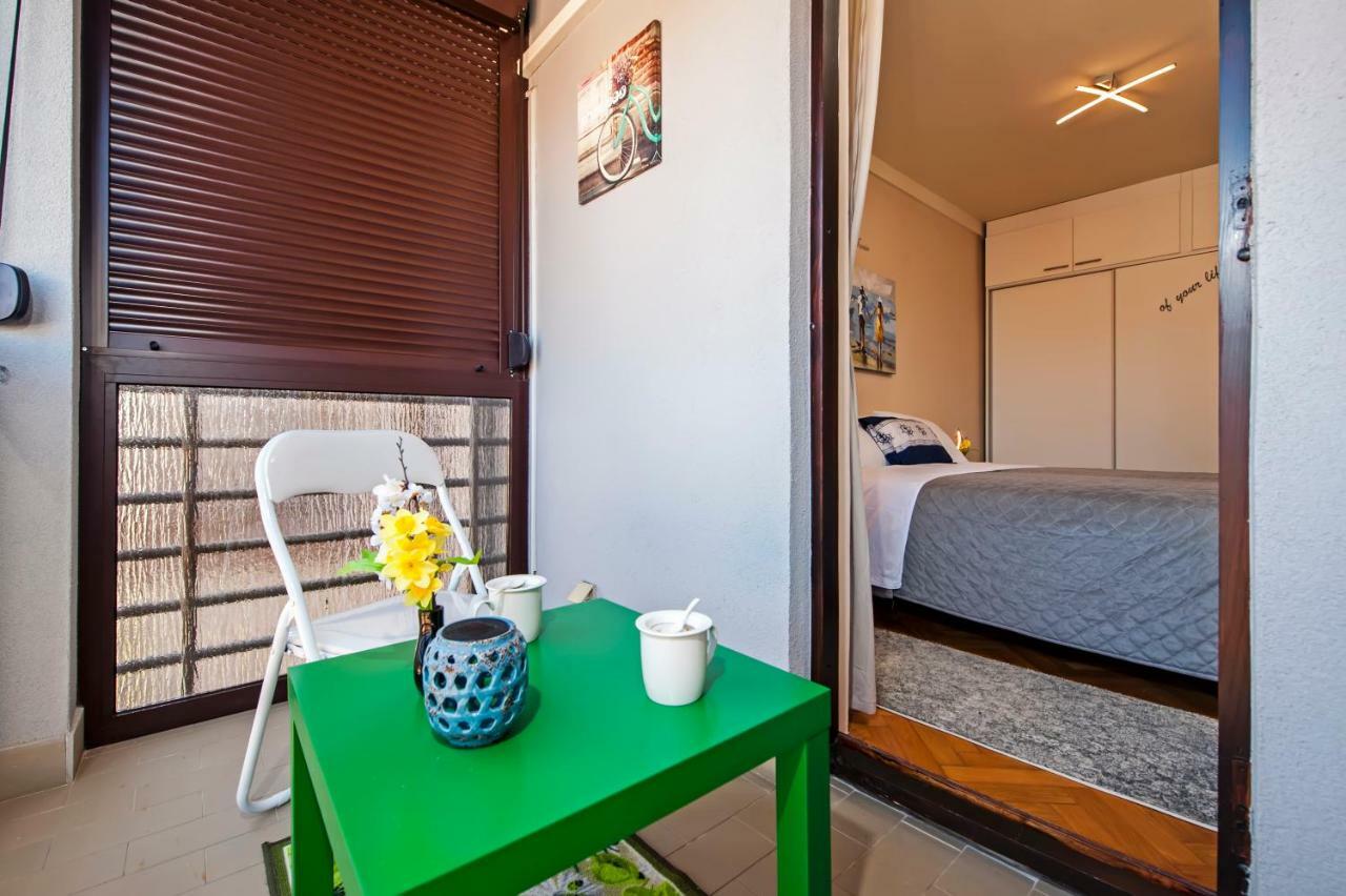 罗维尼Apartman Bellana公寓 外观 照片