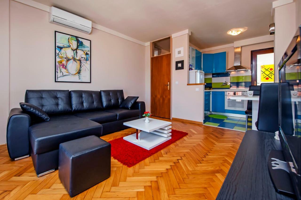 罗维尼Apartman Bellana公寓 外观 照片