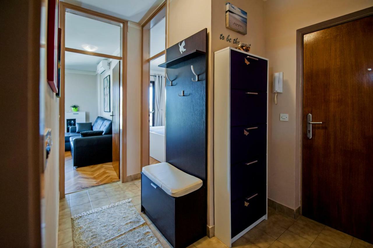 罗维尼Apartman Bellana公寓 外观 照片